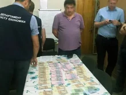 dotsenta-kharkivskogo-vuzu-zatrimali-na-khabari