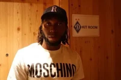 d-mbokani-pribuv-na-trenuvalniy-zbir-kiyivskogo-dinamo