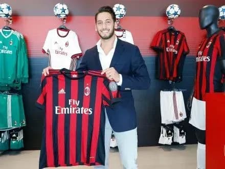 milan-pridbav-pivzakhisnika-bayyera-kh-chalkhanoglu