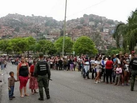 u-venesueli-napali-na-natsionalnu-asambleyu