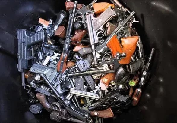 trokh-ukrayintsiv-pidozryuyut-u-kontrabandi-zbroyi-do-rf