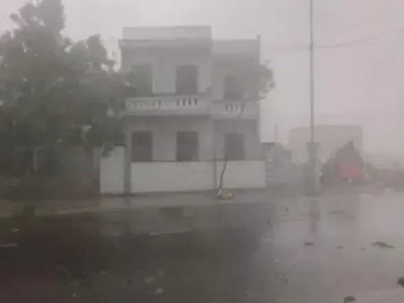 kilkist-zhertv-tayfunu-damri-u-vyetnami-zrosla-do-27-osib