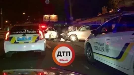 u-kiyevi-vodiy-namagayuchis-vtekti-vid-politsiyi-sprichiniv-dtp