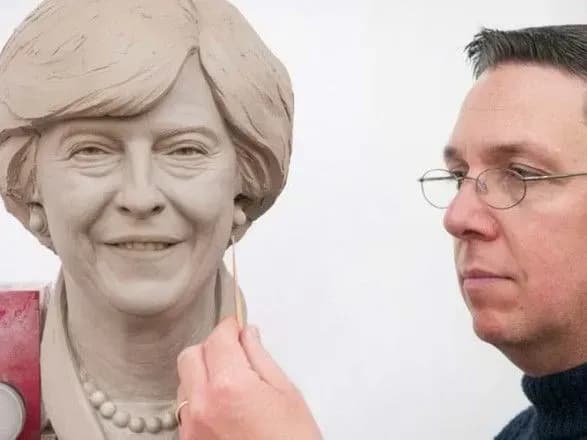 muzey-madam-tyusso-popovnivsya-voskovoyu-figuroyu-terezi-mey