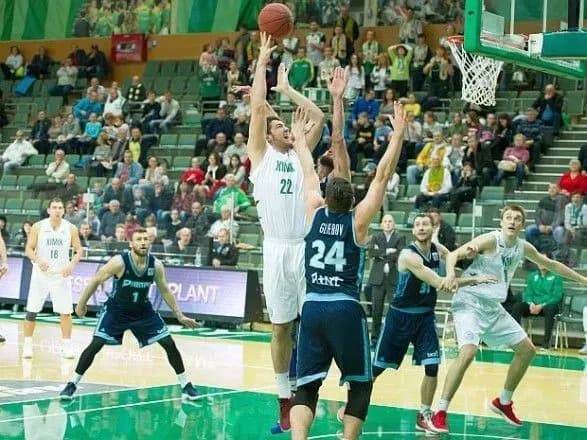 dnipro-obigrav-khimik-u-tsentralnomu-matchi-superligi-pari-match