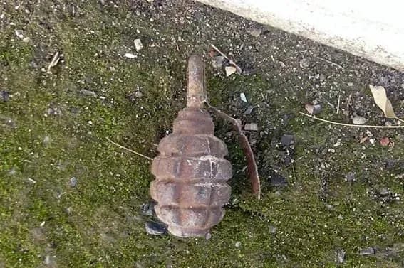 granatu-znayshli-bilya-shkoli-na-donechchini-ditey-evakuyuvali