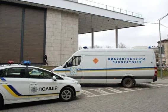 u-lvovi-anonim-povidomiv-pro-zaminuvannya-sudu