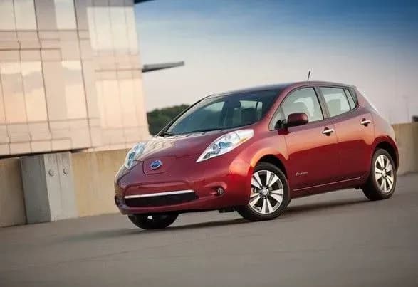 kitaytsi-masovo-peresidayut-na-elektromobili