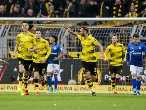 dva-golovi-pasi-konoplyanki-dopomogli-shalke-virvati-nichiyu-u-borusiyi