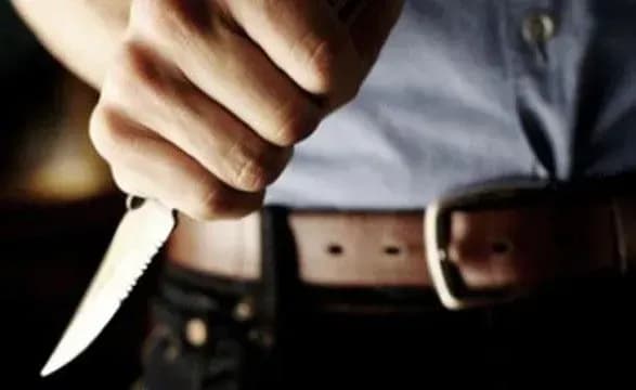 rosiyanin-napav-na-politseyskogo