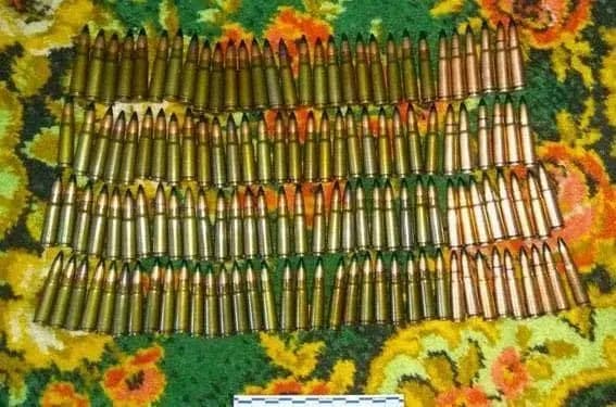 u-rivnomu-u-viyskovosluzhbovtsya-politseyski-viluchili-mayzhe-190-patroniv