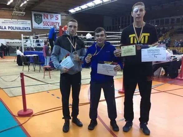 ukrayinski-bokseri-viboroli-tri-nagorodi-na-zmagannyakh-u-moldovi