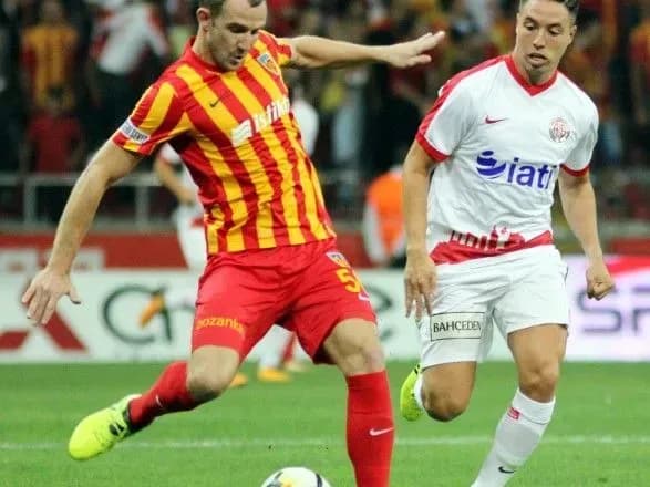 kucher-viddav-pershu-rezultativnu-peredachu-v-chempionati-turechchini