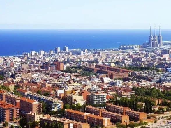 prikhilniki-partiyi-gromadyani-svyatkuyut-peremogu-na-viborakh-v-kataloniyi