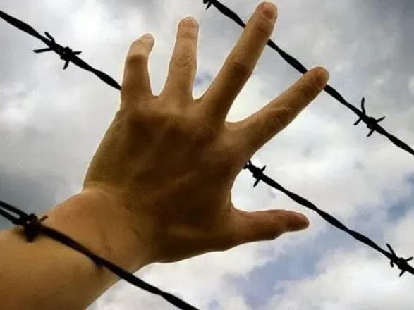 ukrayintsyam-proponuyut-napisati-lista-pidtrimki-vyaznyam-kremlya