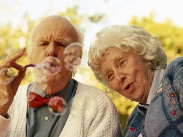 kabmin-skhvaliv-strategiyu-z-pitan-zdorovogo-ta-aktivnogo-dovgolittya-ukrayintsiv-do-2022-roku