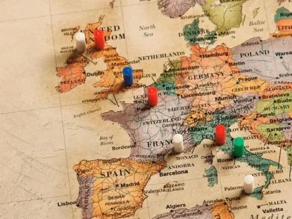 ukrayina-vidkriye-10-ukrayinskikh-vizovikh-tsentriv-za-kordonom