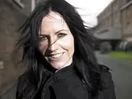 u-londoni-pomerla-vokalistka-the-cranberries