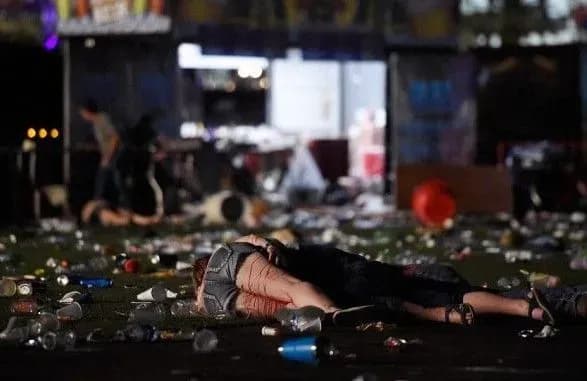 fbr-pereviryaye-lyudinu-yaka-mogla-buti-povyazanoyu-iz-strilyaninoyu-v-las-vegasi