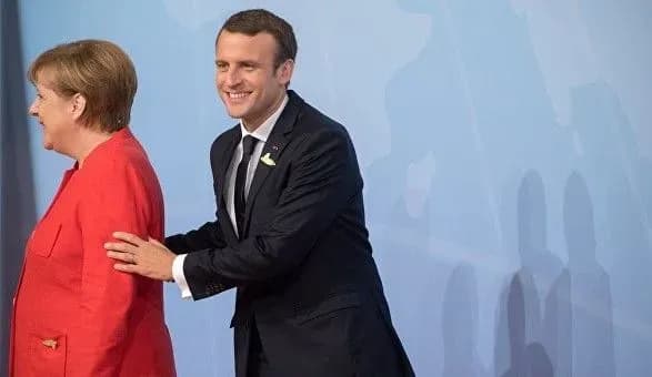 makron-zaprosiv-merkel-na-kontsert