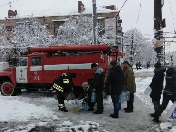 u-cherkasakh-pochali-vidnovlyuvati-vodopostachannya