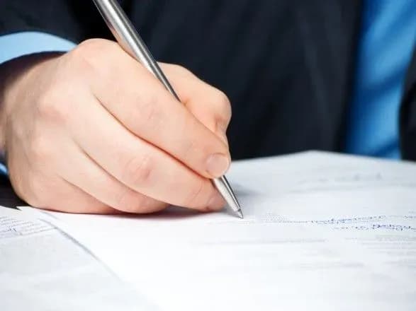 v-ap-nazvali-imena-kandidativ-do-tsvk