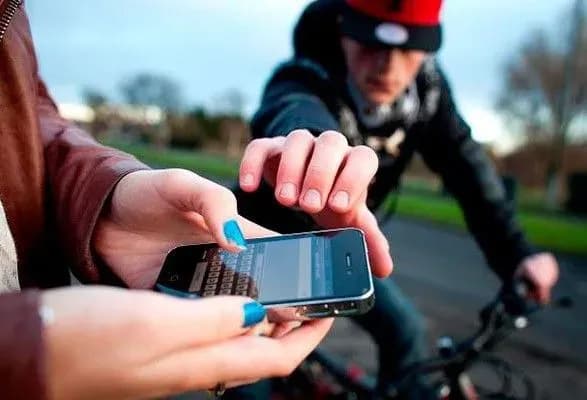 golova-mvs-kilkist-grabezhiv-skorotilasya-na-35-rozbiynikh-napadiv-na-chvert