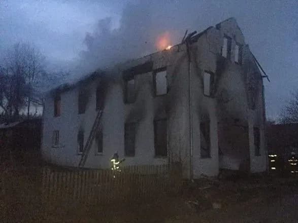 na-lvivschini-pid-chas-pozhezhi-zgorilo-desyat-tisyach-knizhok