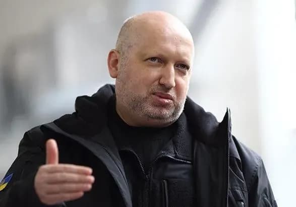 u-krimu-viyskovi-buli-psikhologichno-ne-gotovi-strilyati-v-lyudey-turchinov