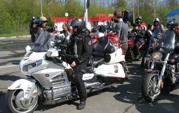 prikordonniki-ne-propustili-v-ukrayinu-chlena-baykerskogo-klubu-nichni-vovki