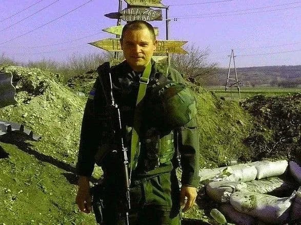 u-kiyivskomu-gospitali-vid-poranen-pomer-boyets-ato