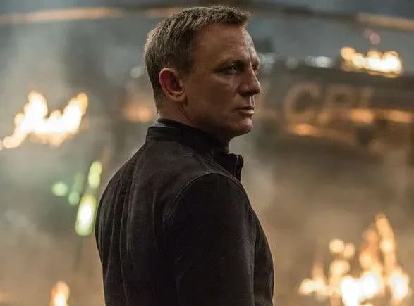 tvorets-na-goltsi-mozhe-stati-novim-rezhiserom-bondiani