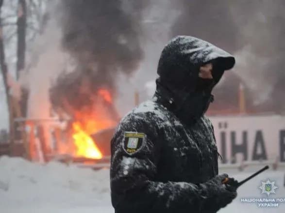 pid-chas-sutichok-pid-parlamentom-postrazhdalo-7-politseyskikh