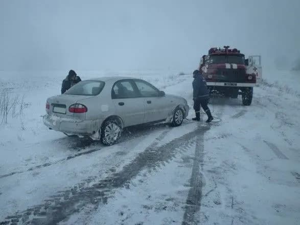 naslidki-negodi-rukh-avtotransportu-obmezheno-u-dvokh-oblastyakh
