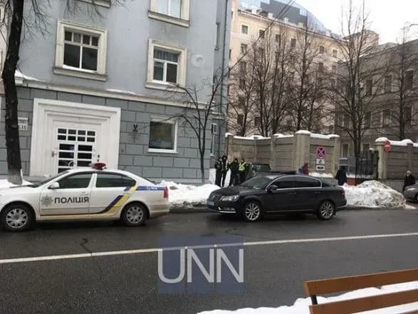 cholovika-u-tsentri-kiyeva-zbilo-politseyske-avto-iz-suprovodu-kortezhu