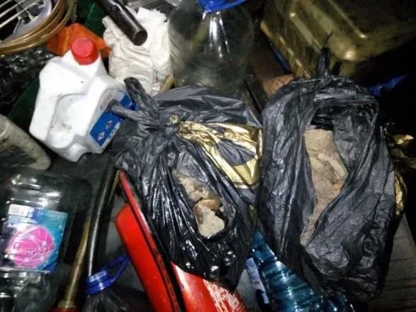 na-odeschini-vodiy-vantazhinki-namagavsya-vivezti-do-turechchini-blizko-20-kg-burshtinu