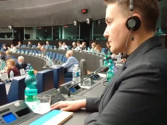 savchenko-opublikuvala-foto-de-vona-perebuvaye-v-yevroparlamenti
