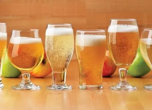 ukrayintsi-perekhodyat-na-slaboalkogolni-napoyi-ekspert