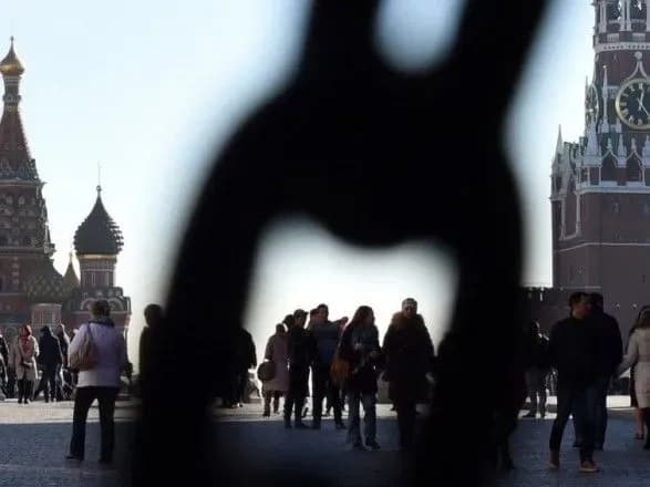 dzerkalni-zakhodi-vid-rf-schodo-ukrayinskikh-diplomativ-vplinut-na-zakhist-brantsiv-kremlya-mzs