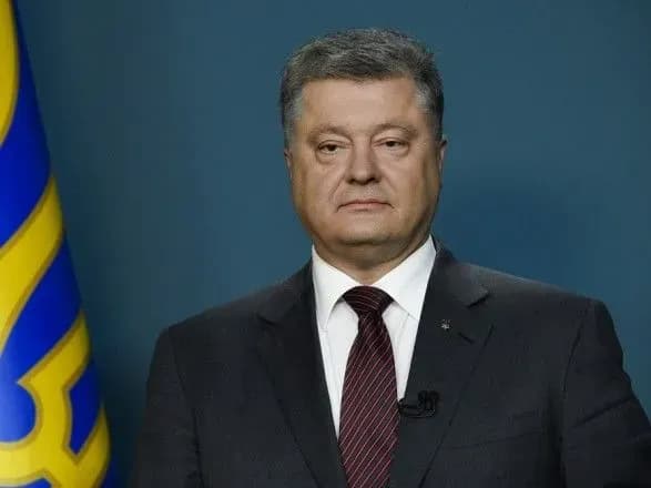 poroshenko-za-2017-y-rik-zadeklaruvav-16-3-mln-grn-dokhodiv-1