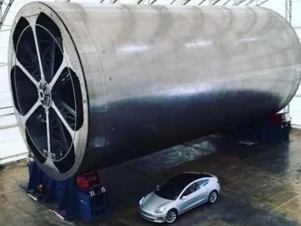 spacex-nazvala-vartist-kvitka-na-big-falcon-rocket