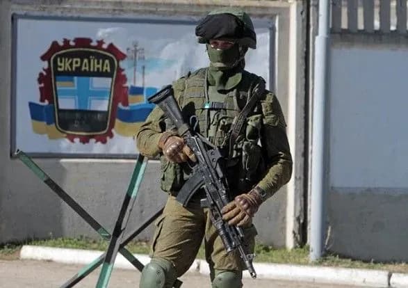 rosiya-zoseredila-v-okupovanomu-krimu-ponad-30-tis-svoyikh-viyskovikh-turchinov