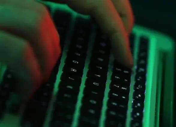 britaniya-prigotuvalasya-do-kiberataki-proti-rosiyi-u-vidpovid