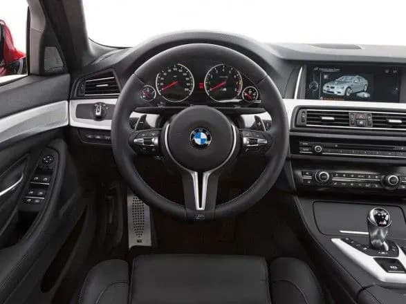 u-spivrobitnika-prokuraturi-na-vinnichini-vikrali-avto-yake-vin-namagavsya-prodati