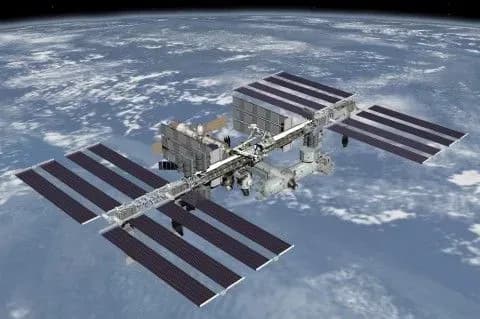 nasa-vidklalo-povernennya-vantazhnogo-korablya-dragon-z-mks