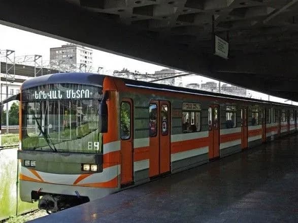 protesti-v-virmeniyi-v-yerevani-zablokuvali-metro