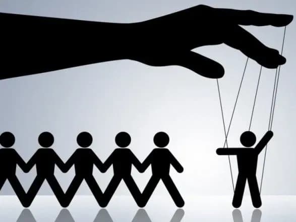 kolomoyskiy-khoche-pokhitnuti-vplivovist-prezidenta-cherez-pidkontrolni-partiyi-politolog