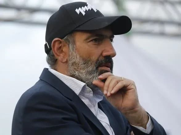 pashinyan-poyasniv-chomu-virishiv-pereyikhati-na-uryadovu-dachu