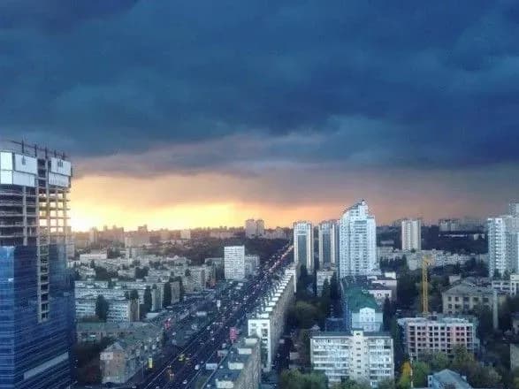 u-kiyevi-ta-oblasti-ogolosili-shtormove-poperedzhennya-1