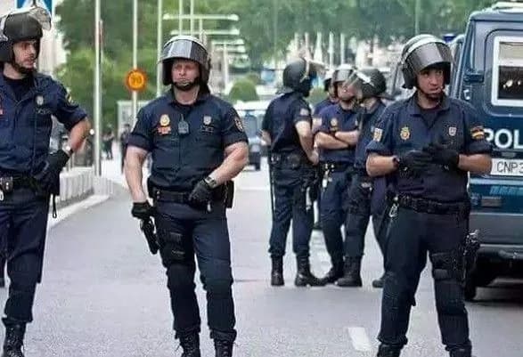 u-ispaniyi-pochali-zatrimuvati-politikiv-za-finansuvannya-referendumu-kataloniyi